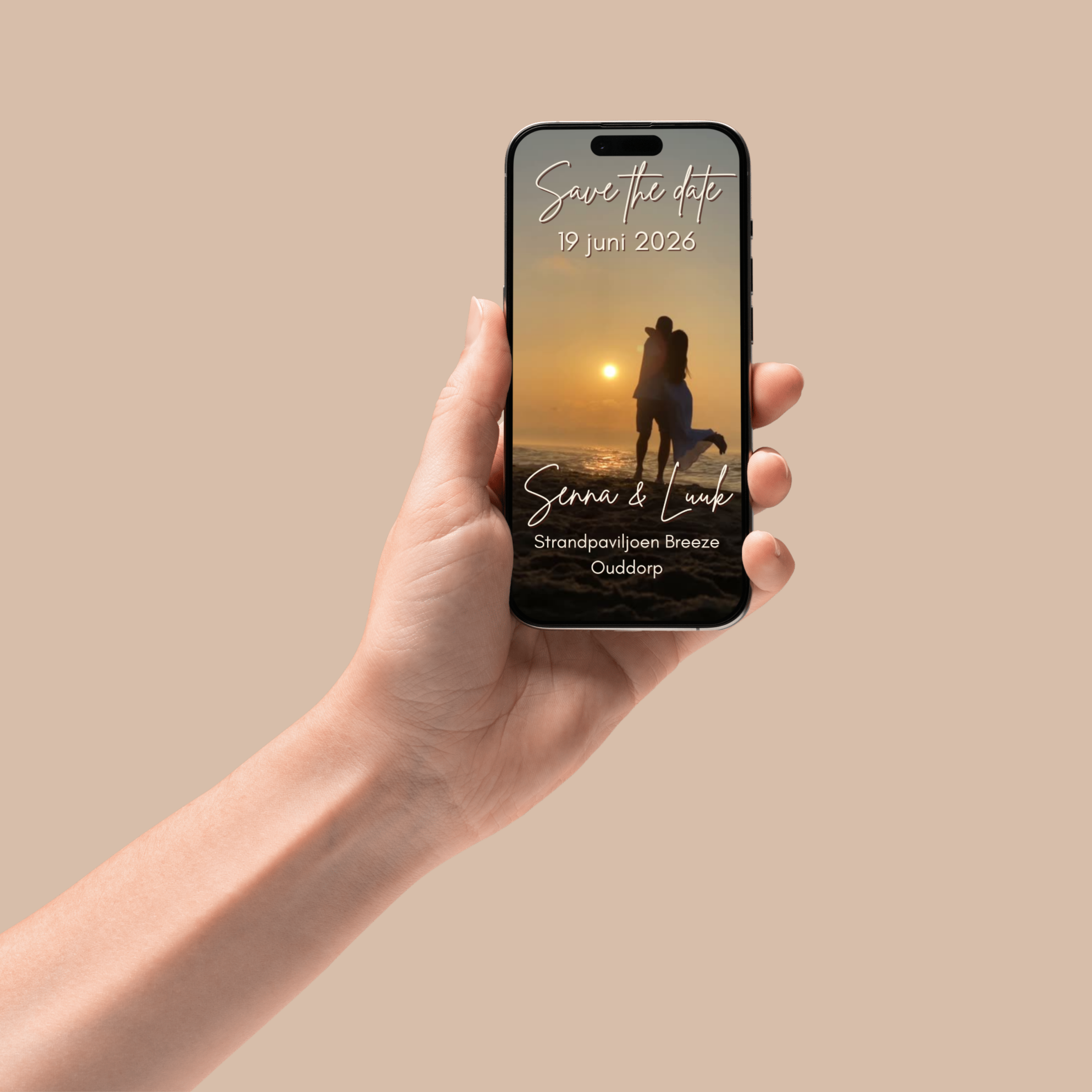 Digitale trouwkaart strandthema, save the date met zand en zee sfeer