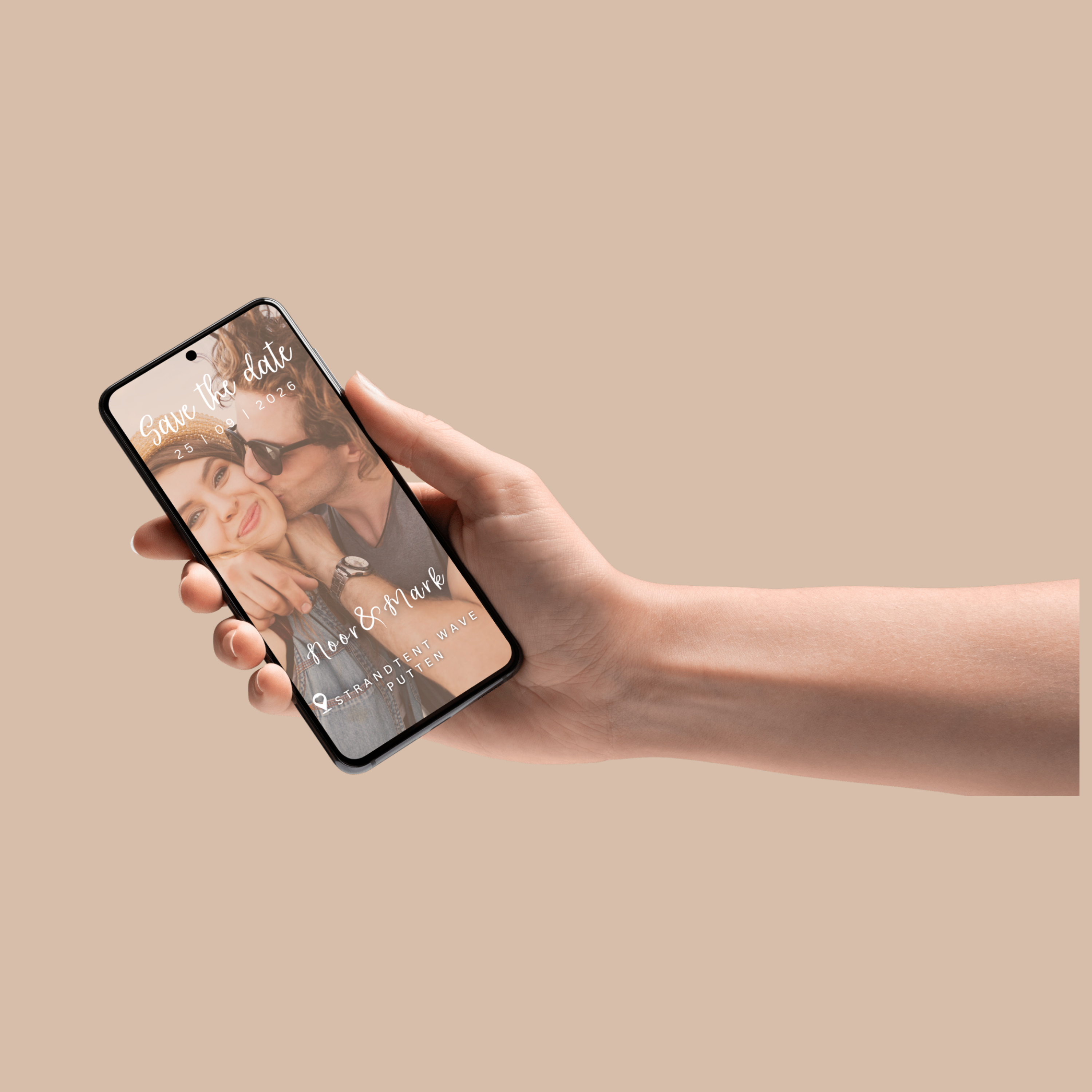 Digitale save the date kaart, foto van bruidspaar met tekst