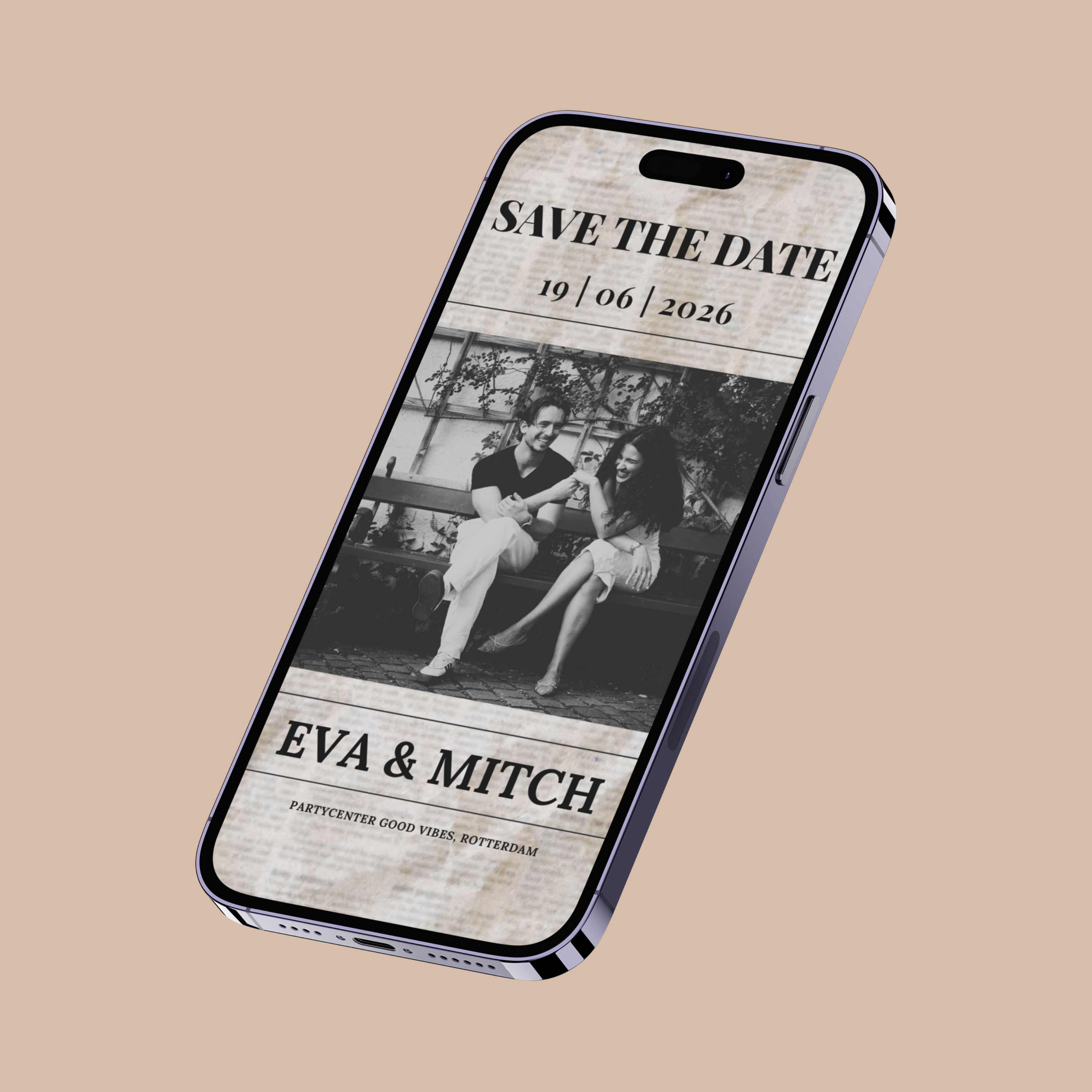 Krantstijl trouwkaart, moderne zwart-wit layout met foto