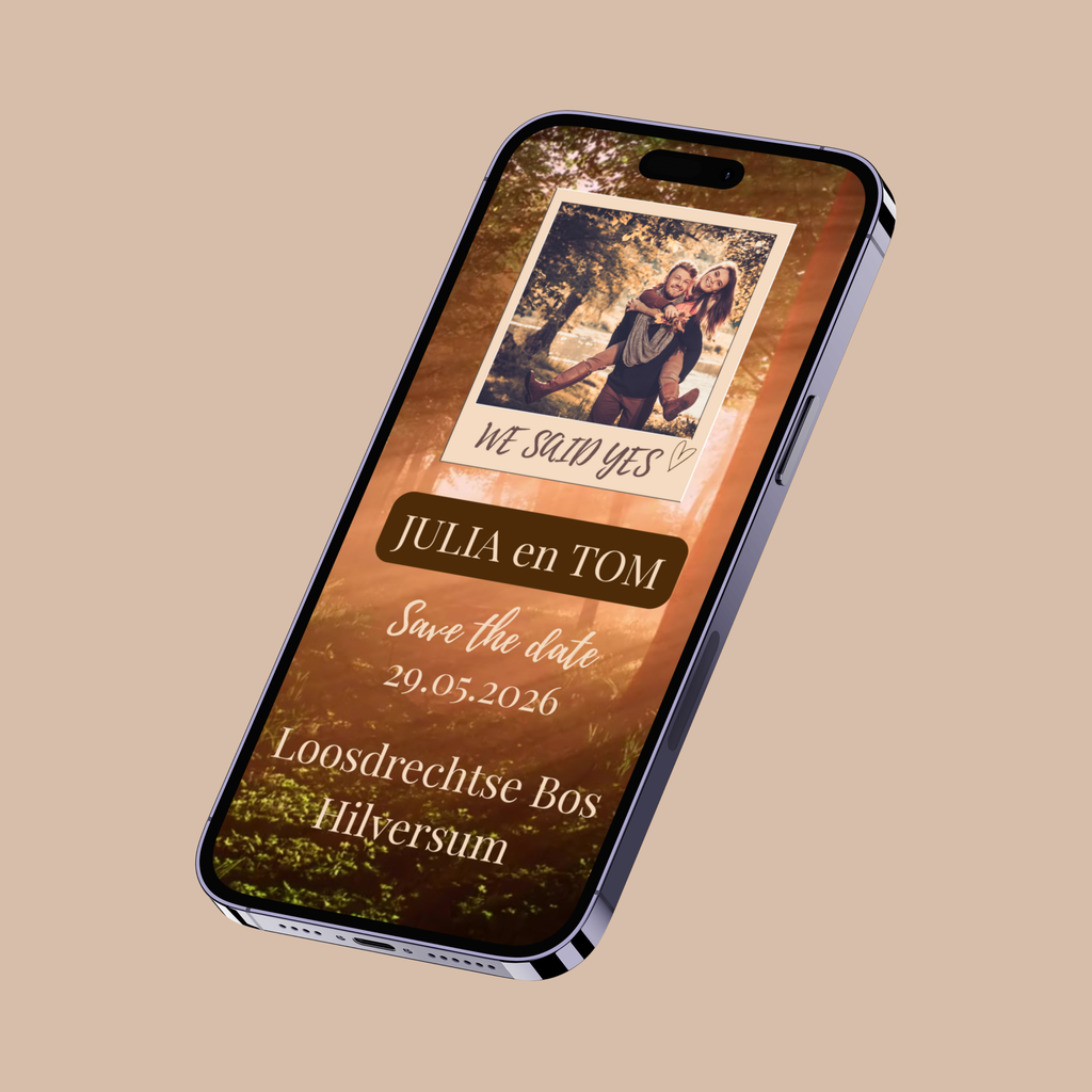 Digitale Save the Date kaart, herfstbos en zonsondergang achtergrond, geanimeerd en personaliseerbaar