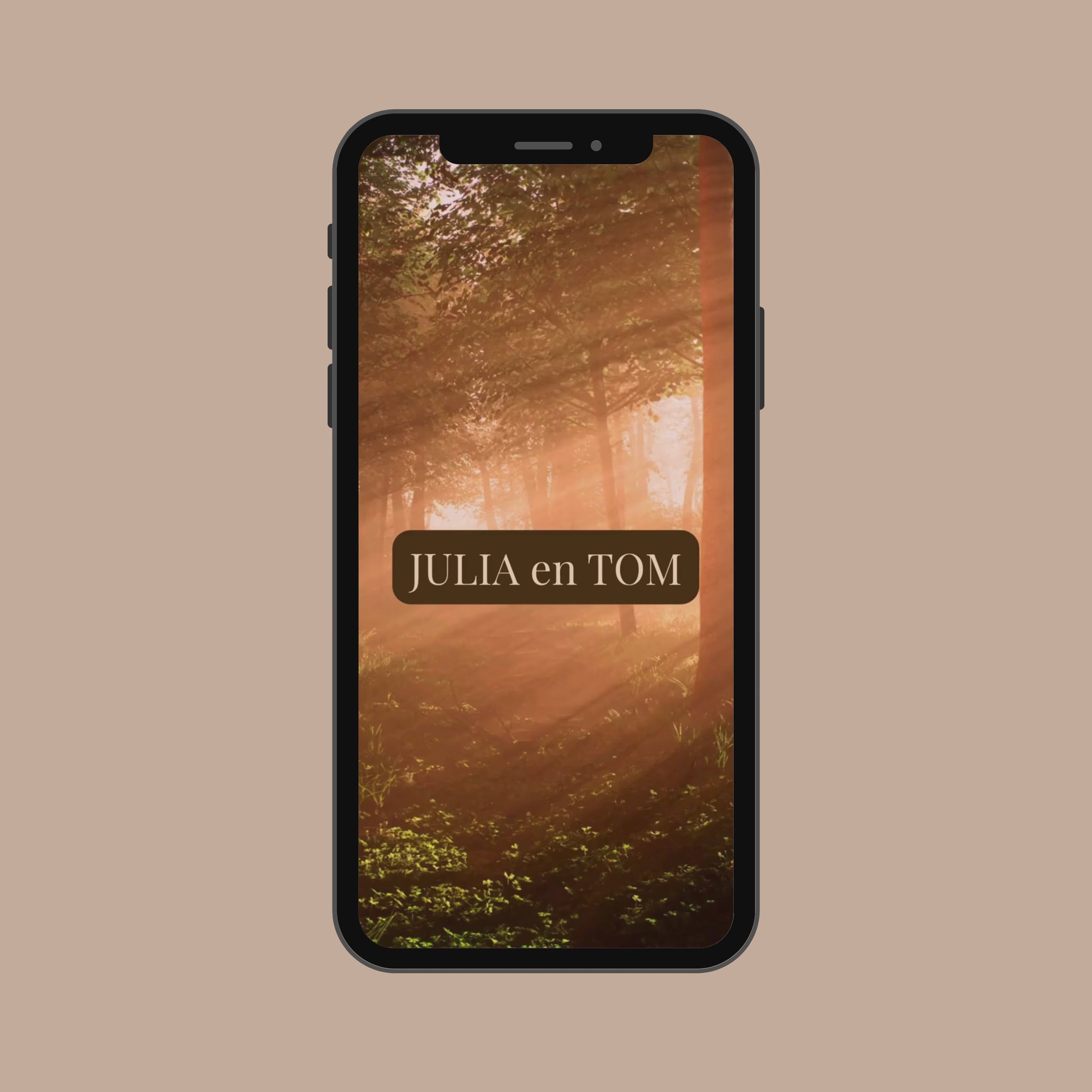 Save the Date kaart, fotolijstje met “We said yes”, namen, datum en locatie, Canva template